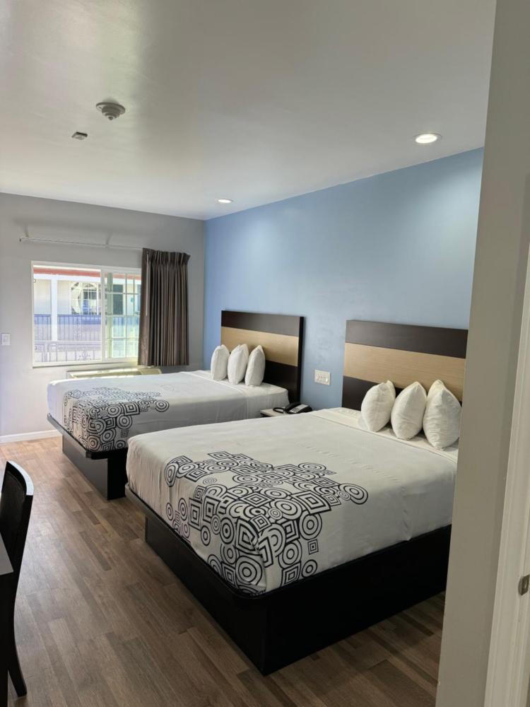 Queen Room with Two Queen Beds interior